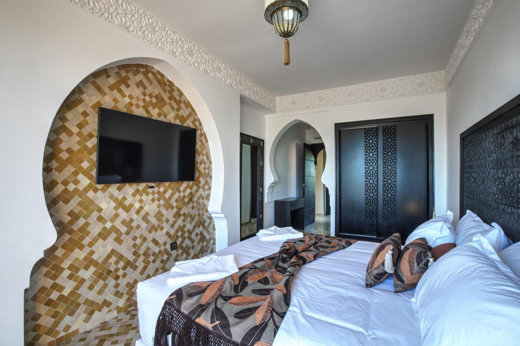Akadia Luxurious With Private Swimming Pool Villa