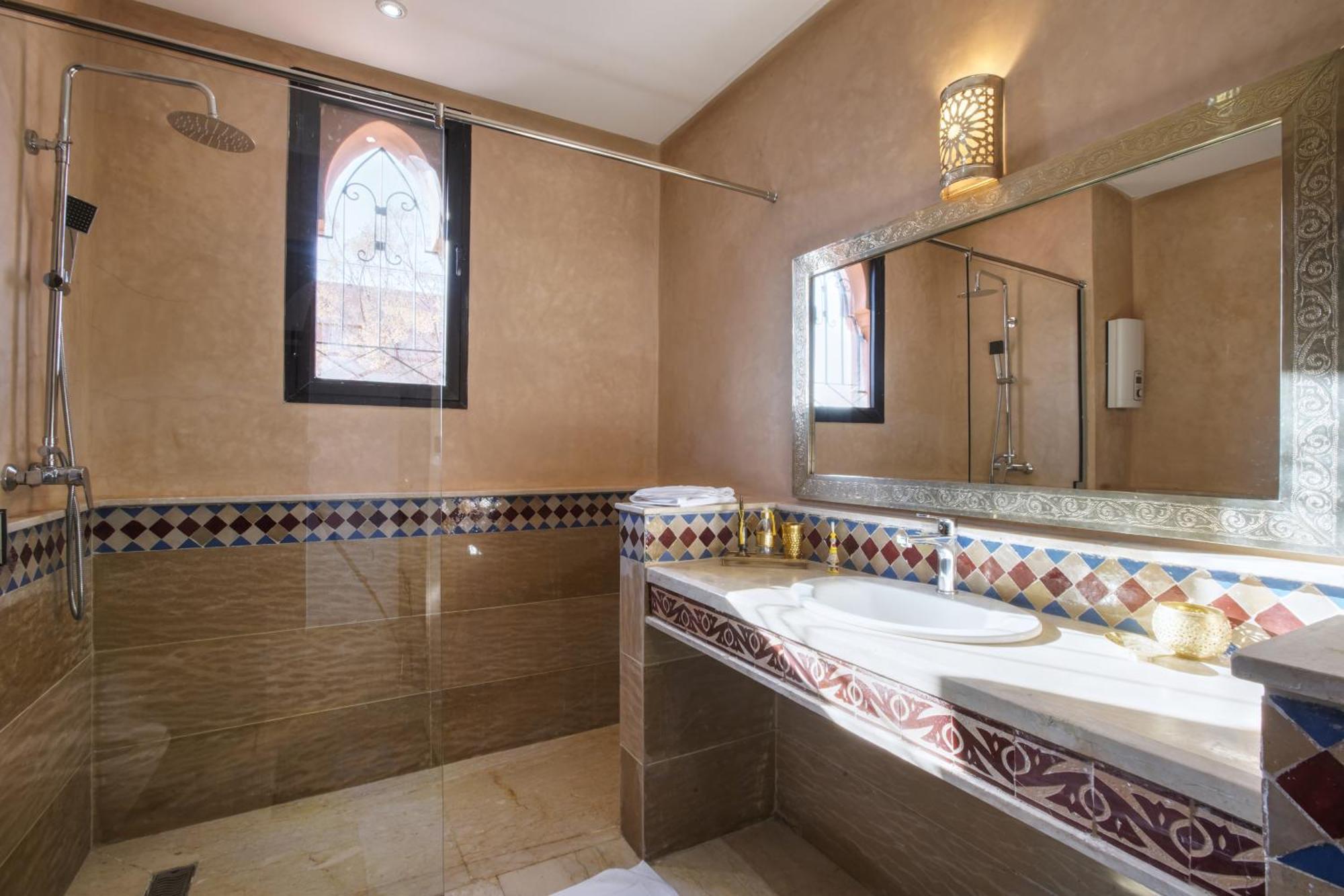 Akadia Luxurious With Private Swimming Pool Villa